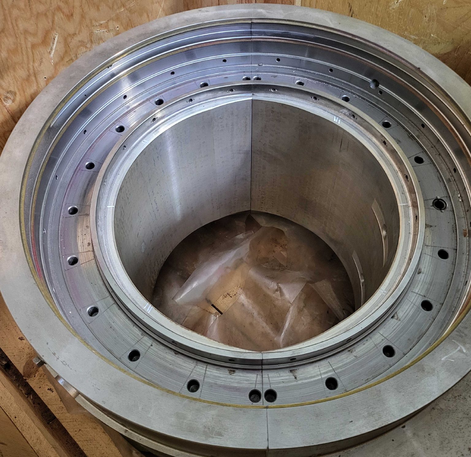 Bearing housing — inner surfaces