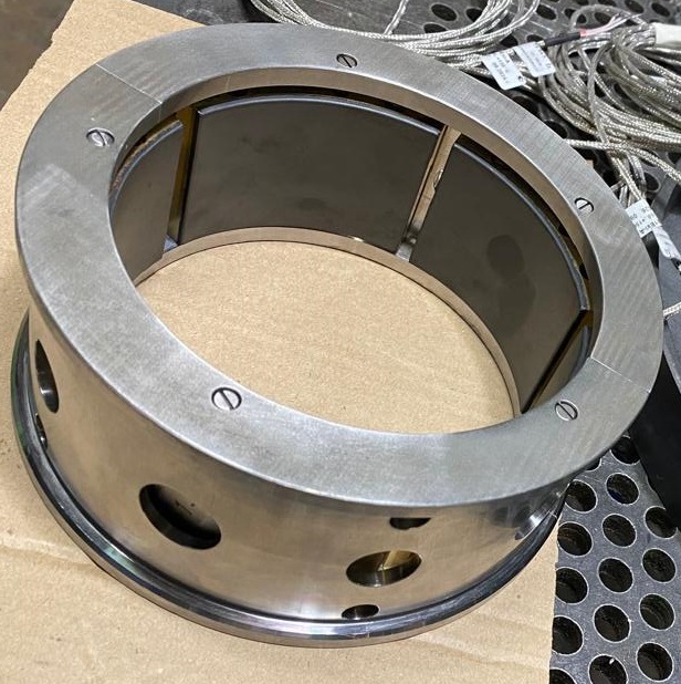 Compressor Elliott 21A12-6 (Ebara Energy) — bearing housing, machined ring