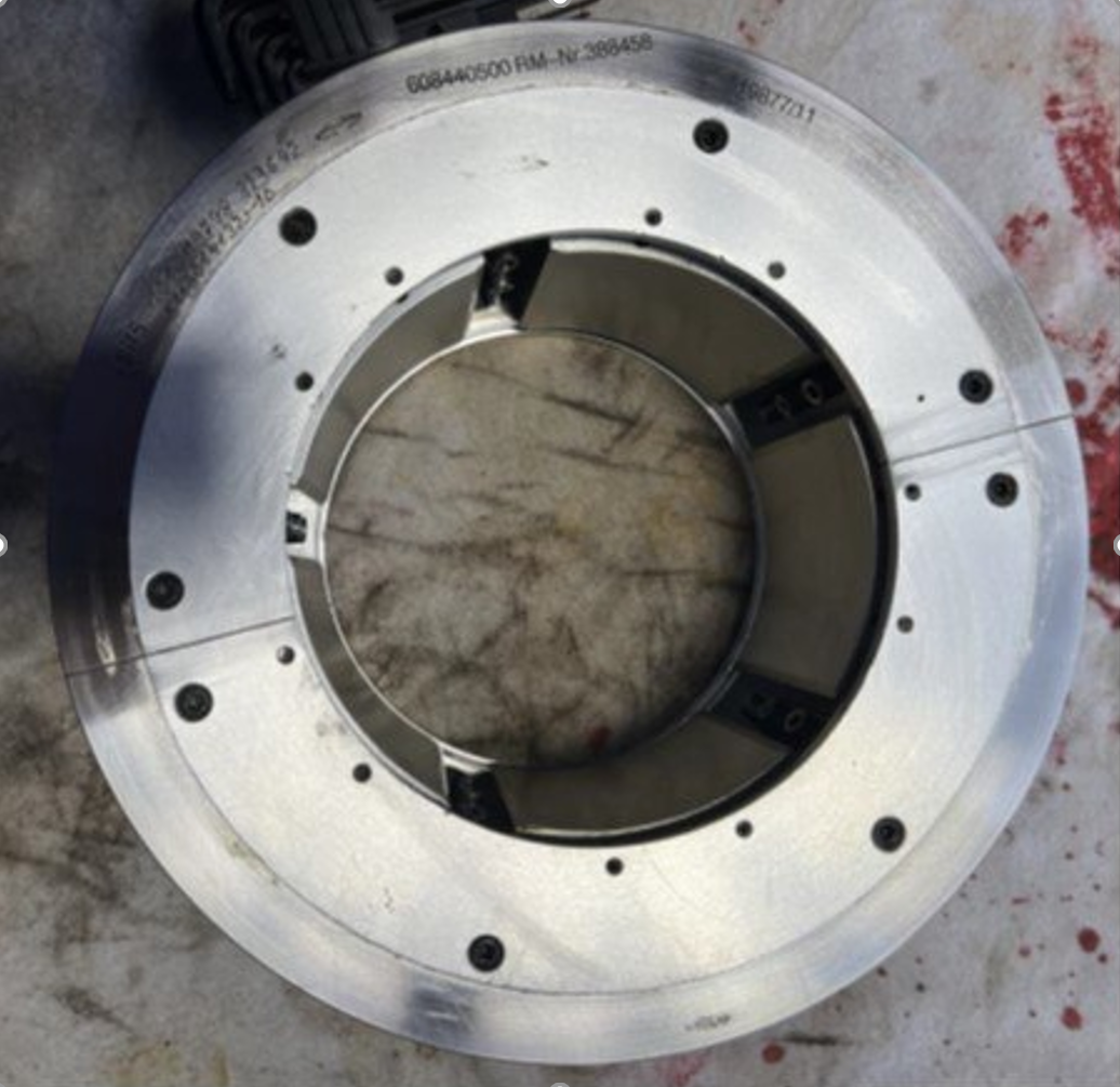 Gas Compressor Waukesha (Innio) — tilting pad bearing ring in housing